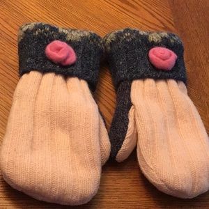NWOT handmade woolen Mittens